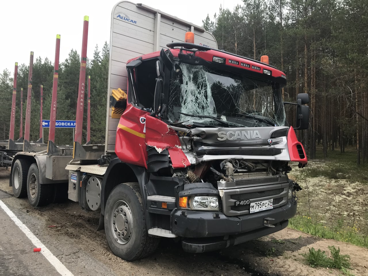 В Архангельской области лесовоз при обгоне протаранил трактор – Новости  КлубСМИ